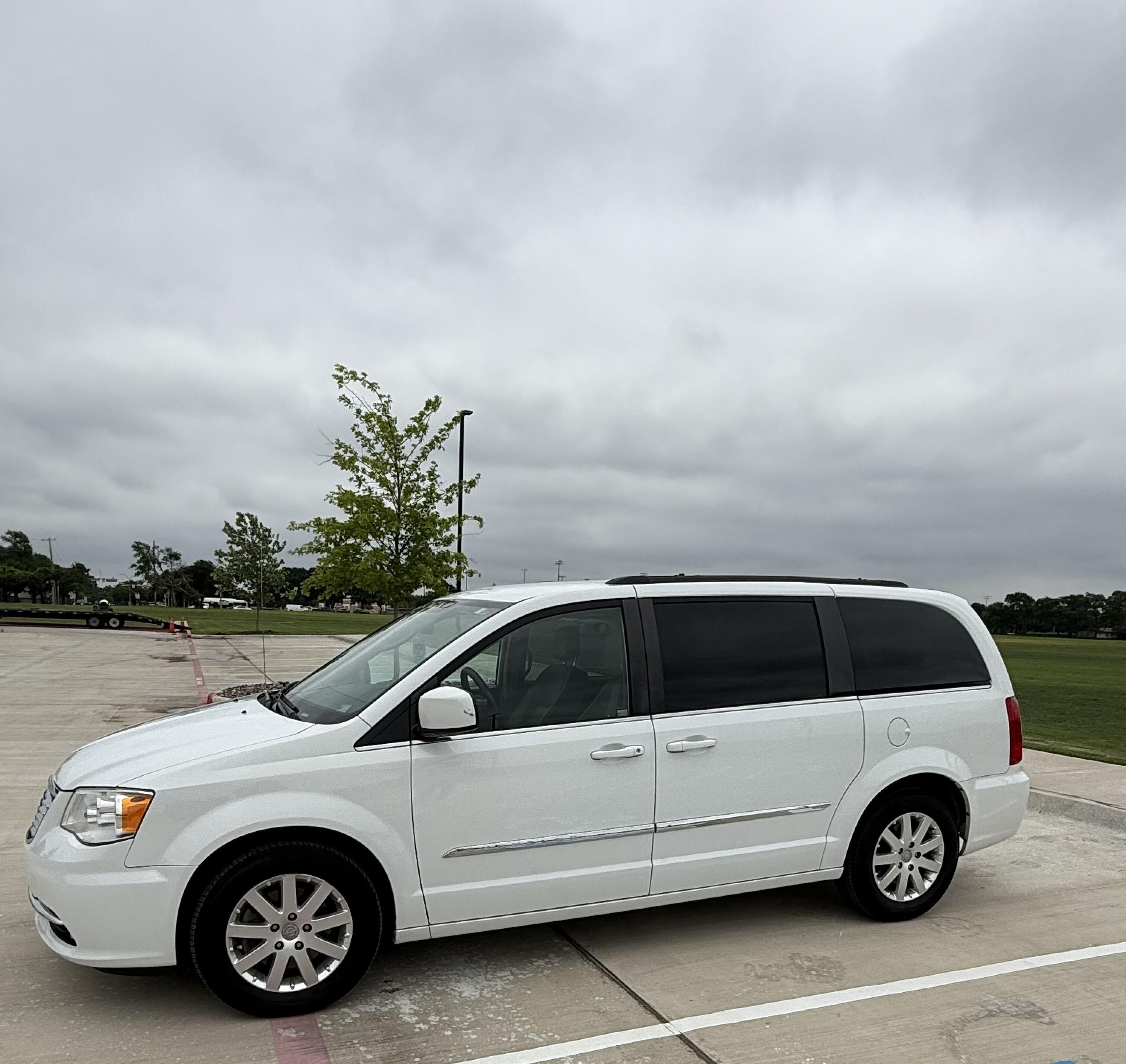 2014 CHRYSLER Town and Country photo 6